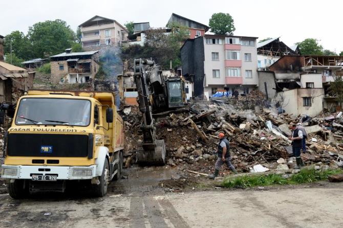 Yangında zarar görenlere 125 bin nakdi destek