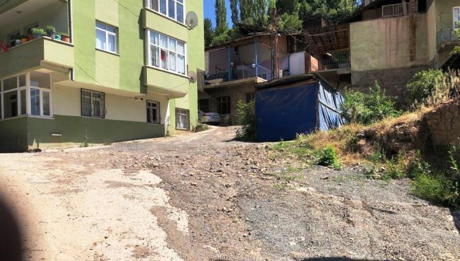 İspir’de mahalle sakinlerden imzalı tepki