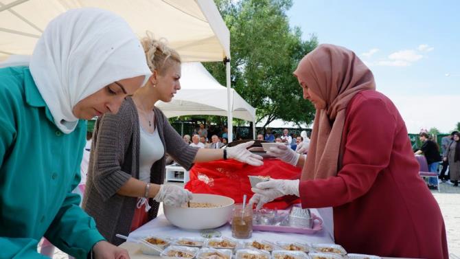 Sevgi evinde aşure coşkusu