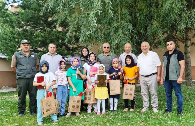 Yaz Kur’an Kursu Öğrencileri Hediyelerle Sevindirildi