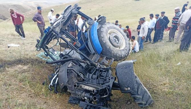 Traktör devrildi, yaralılar helikopterle hastaneye getirildi