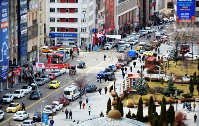 Erzurum Temmuz’u da lider kapattı