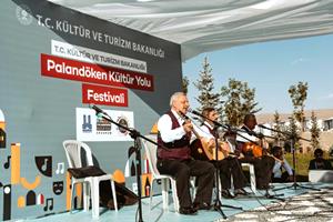 Bengü Erzurum’da sevenlerini coşturdu