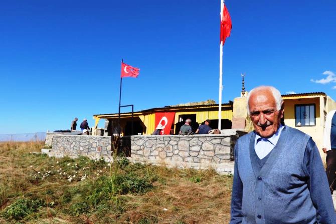 Kimse donmasın diye Allahuekber dağına sığınak yaptı