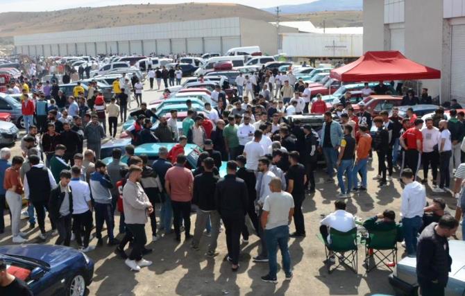 Yüzlerce modifiyeli araç Erzurum'da buluştu