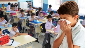 Okul zili çaldı, hastalıklar arttı! Kovid, grip ve kızamık alarmı