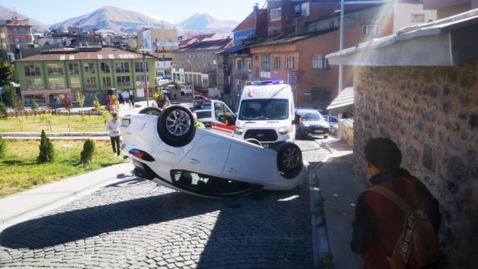 Erzurum’da trafik kazası: Araç takla attı