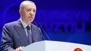 Cumhurbaşkanı Erdoğan'dan öğretmenlere müjde: Ek ders ücretlerinde yüzde 25 artış