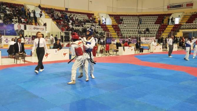 Ümitler Taekwondo Şampiyonası başladı