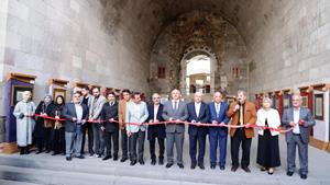 Çifte Minareli Medrese’de "Asar-ı Celile Hüsn-i Hat ve Ebru Sergisi" açıldı