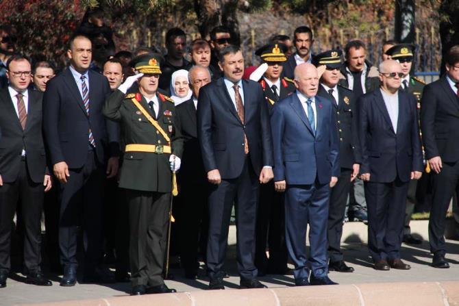 29 Ekim kutlamaları çelenk sunma töreni ile başladı