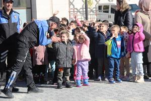 Erzurum polisinden çevre duyarlılığı