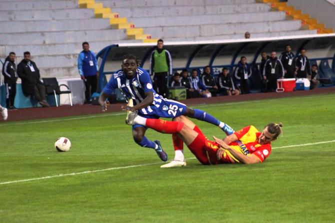 Erzurumspor FK: 3 - Göztepe: 2