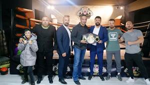 Dünya şampiyonu boksör Fırat Arslan'dan vefa örneği