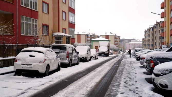 Polisten kış aylarında güvenli sürüş uyarısı