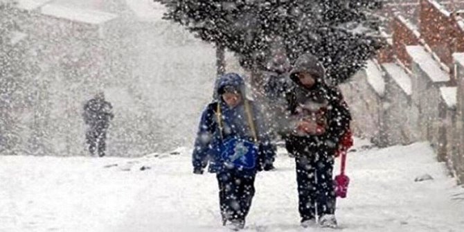 Vali'den okulları tatil etmesi isteniyor.