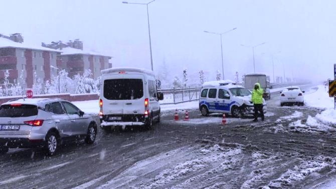 Erzurum'da kar esareti