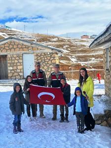 Jandarma ekiplerinden öğretmenlere anlamlı ziyaret