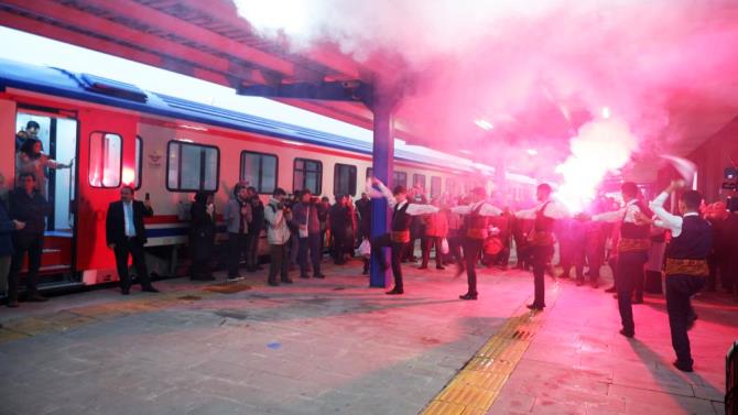 Yılın ilk seferinde Doğu Ekspres Erzurum'da mola verdi