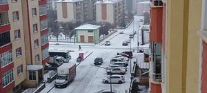 Erzurum’da kar yağışı hayatı olumsuz etkiliyor