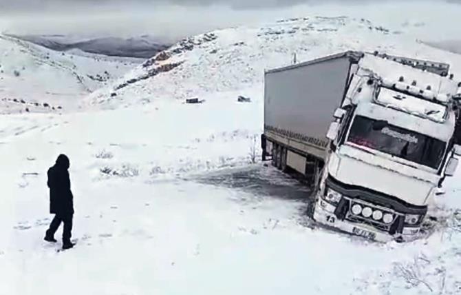 Tır sürücüsü navigasyon mağduru oldu