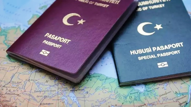 Gazetecilere yeşil pasaport geliyor! Meclis'e sunuldu