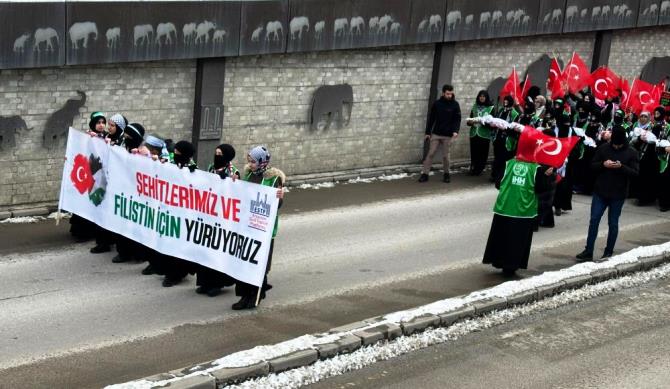 Şehitler ve Gazze için yürüdüler