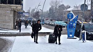 Erzurum’da kar yağışı etkili oluyor, 144 köy yolu kapalı