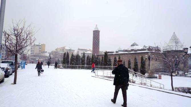 Meteorolojiden Erzurum için kuvvetli kar uyarısı