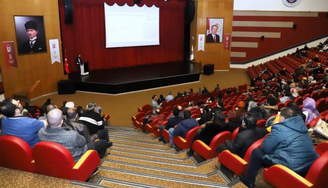 Atatürk üniversitesi mensuplarına bağımlılıkla mücadele konusu anlatıldı