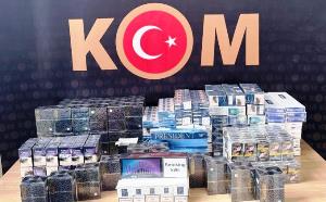 Erzurum polisi yaptığı operasyonda 645 paket kaçak sigara ele geçirdi.