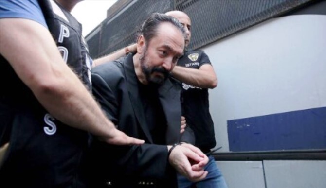 Adnan Oktar, Erzurum’dan Van Başkale Kapalı Cezaevi’ne nakledildi