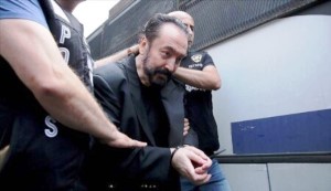 Adnan Oktar, Erzurum’dan Van Başkale Kapalı Cezaevi’ne nakledildi