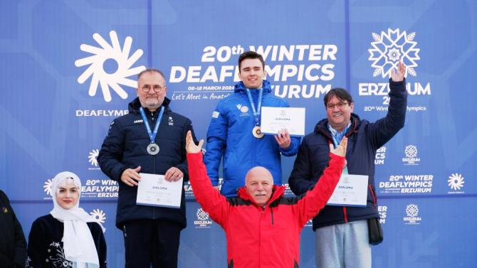 Erzurum 20. İşitme Engelliler Kış Olimpiyat Oyunları’nda ilk madalyalar verildi