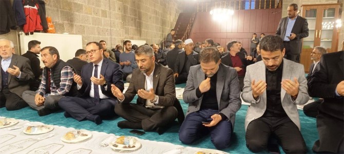 Ulu Cami’de sessiz iftar