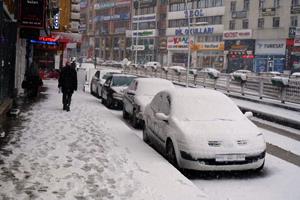 Erzurum’da kış geri döndü, 196 köy yolu kapalı