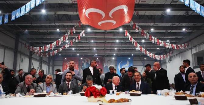 MHP’nin geleneksel iftar programına 4 bin kişi katıldı