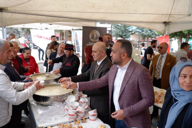Erzurum'da yöresel tatlar ilgi gördü