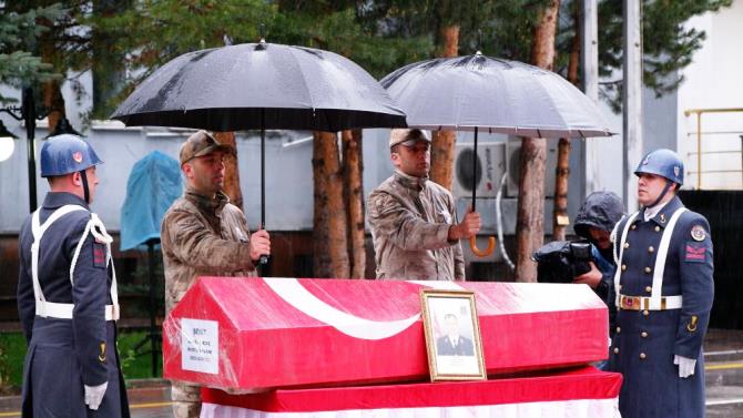 Şehit karakol komutanı törenle memleketine uğurlandı