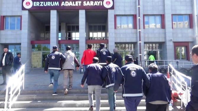 Erzurum’da kaçak göçmen operasyonu: 13 kaçak göçmen yakalandı