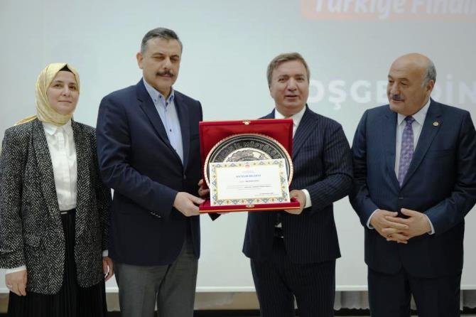 Erzurum'un Hafız Valisi “Hafız Kal” yarışmasının birincisi oldu