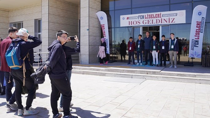 Erzurum Teknik Üniversitesi ev sahipliğinde “I. Erzurum Fen Liseleri Sempozyumu” gerçekleştirildi