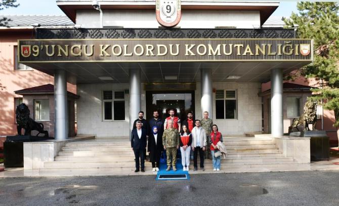 Kolordu Komutanı Algan’a gençlik ziyareti