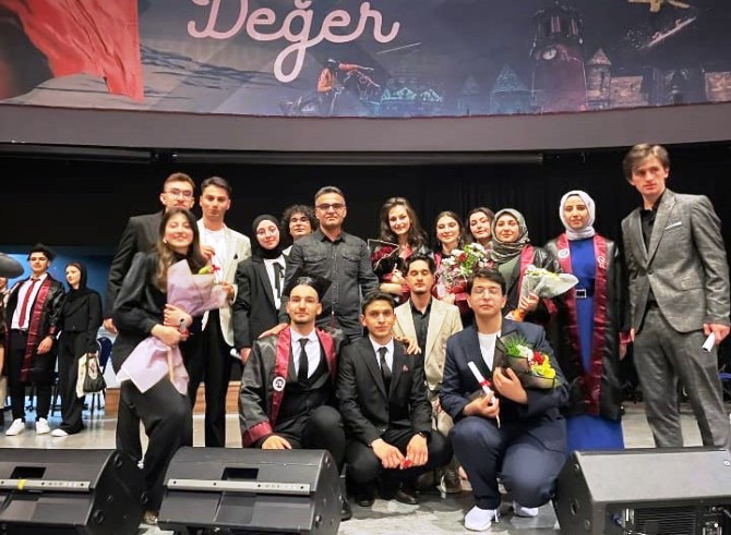 Mümtaz Turhan Anadolu Lisesi ilk mezunlarını verdi