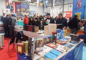 Atatürk Üniversitesi yayınevi, kitap fuarında ziyaretçilerini ağırlıyor