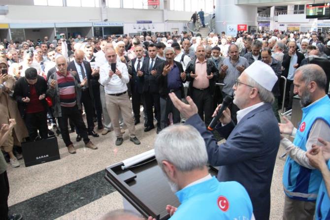 Hacı adayları Erzurum’dan dualarla uğurlandı