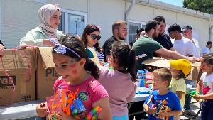 ETÜ’lü Gençler Deprem Bölgesindeki Çocuklarla Kucaklaştı