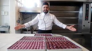 Erzurumlu ustadan mor baklava