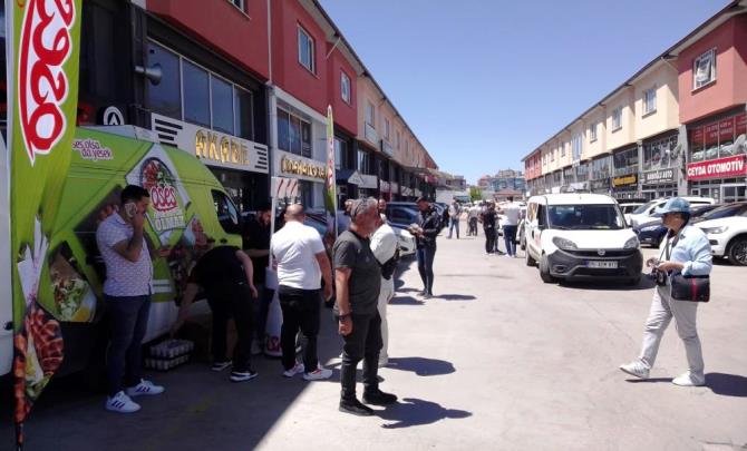 Erzurum'da Ücretsiz Açık Oto Pazarı'na yoğun ilgi