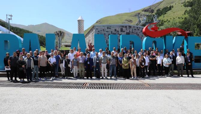 Genç bilim insanlarının geleceğine yönelik atılacak adımlar, Atatürk Üniversitesinde ele alındı